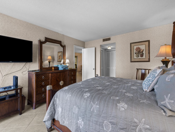 Fort Myers Beachside Lovely What A great Property Tennis, Pool Lanai