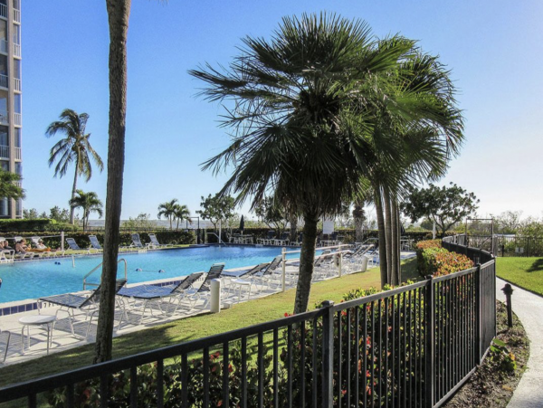 Fort Myers Beachside Lovely What A great Property Tennis, Pool Lanai