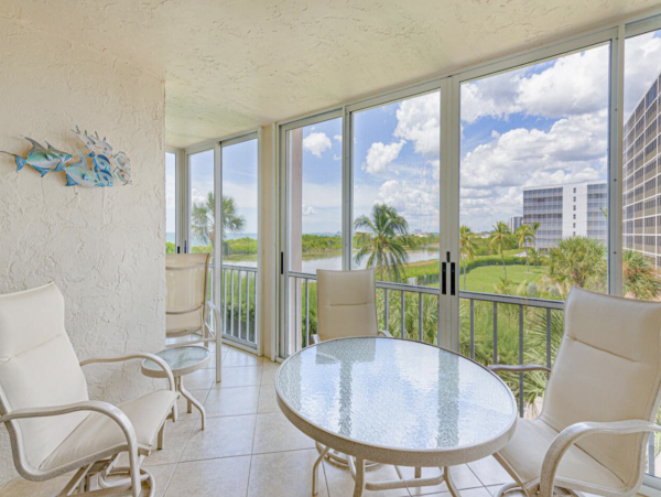 Fort Myers Beachside Lovely What A great Property Tennis, Pool Lanai