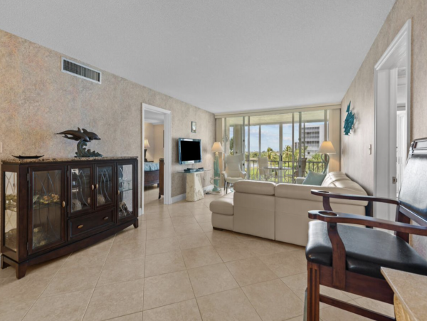 Fort Myers Beachside Lovely What A great Property Tennis, Pool Lanai