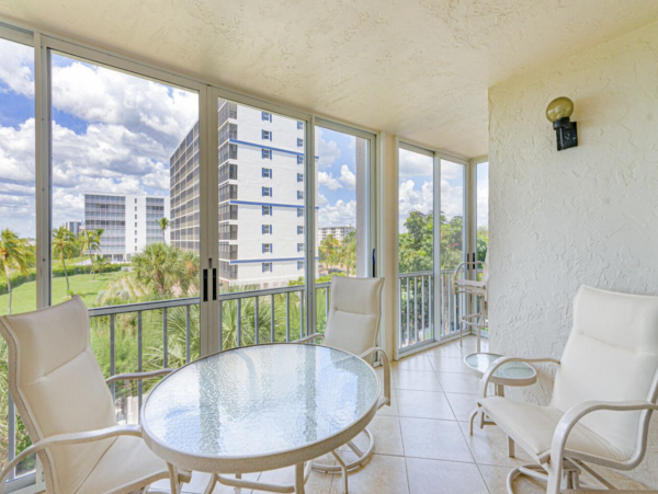 Fort Myers Beachside Lovely What A great Property Tennis, Pool Lanai