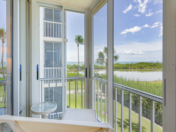 Fort Myers Beachside Lovely What A great Property Tennis, Pool Lanai