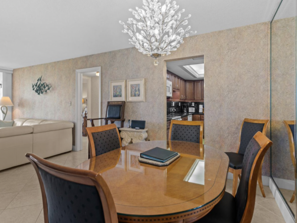 Fort Myers Beachside Lovely What A great Property Tennis, Pool Lanai