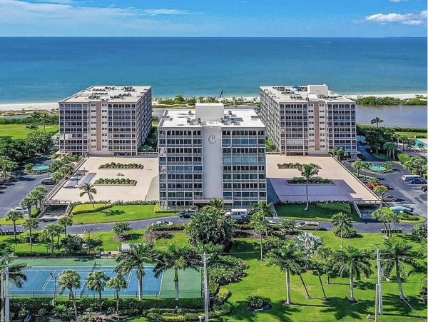 Fort Myers Beachside Lovely What A great Property Tennis, Pool Lanai