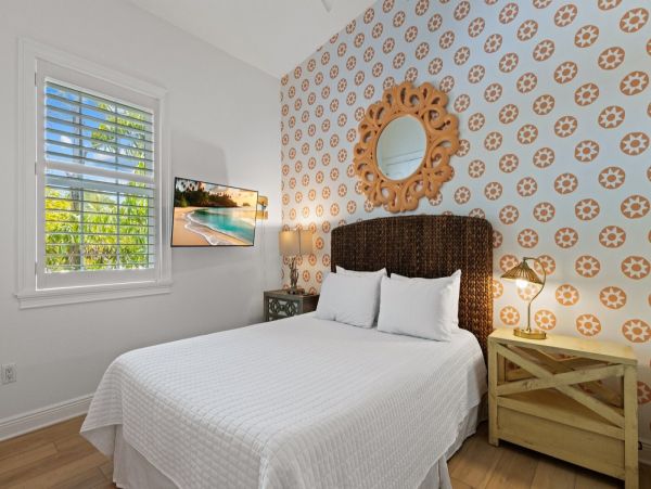 Fabulous 3 Bedroom Family Home in Homes Beach Pool & Hot Tub
