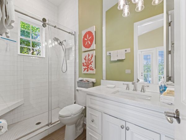 Fabulous 3 Bedroom Family Home in Homes Beach Pool & Hot Tub