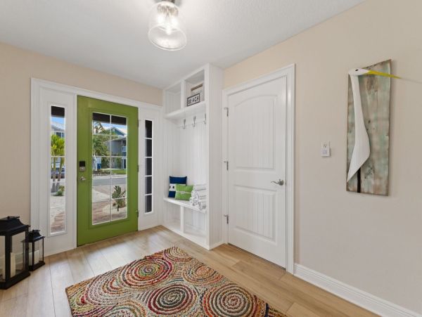 Fabulous 3 Bedroom Family Home in Homes Beach Pool & Hot Tub