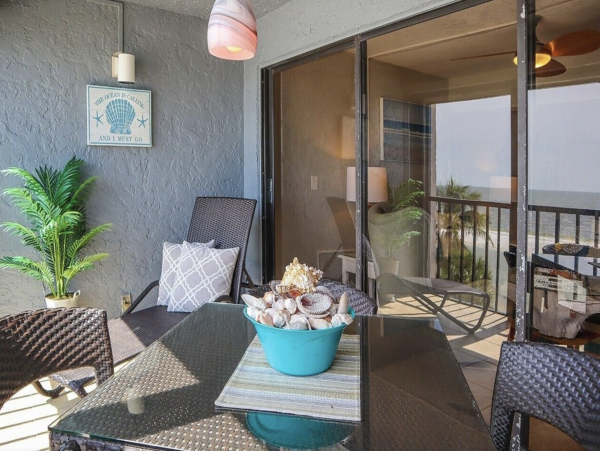 Fort Myers Lovely 2 Bedroom Vacation Condo