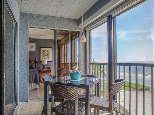 Fort Myers Lovely 2 Bedroom Vacation Condo