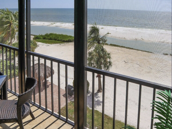 Fort Myers Lovely 2 Bedroom Vacation Condo
