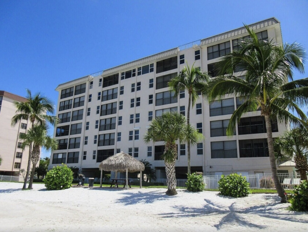 Fort Myers Lovely 2 Bedroom Vacation Condo