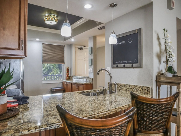 Fort Myers Lovely 2 Bedroom Vacation Condo