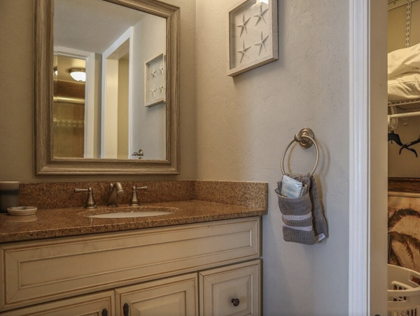 Fort Myers Lovely 2 Bedroom Vacation Condo