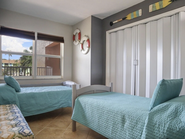 Fort Myers Lovely 2 Bedroom Vacation Condo