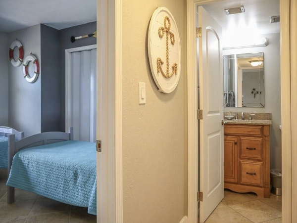 Fort Myers Lovely 2 Bedroom Vacation Condo