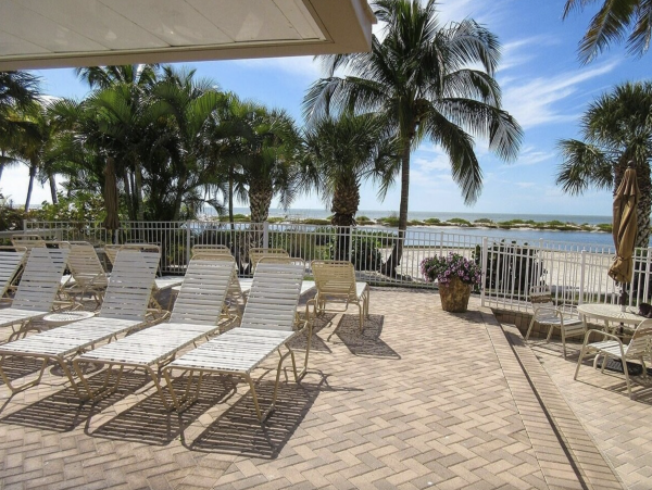 Fort Myers Lovely 2 Bedroom Vacation Condo
