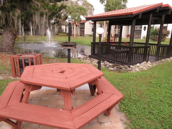 Nice One Bedroom Vacation Condo in Sarasota Sleeps 2 Guests