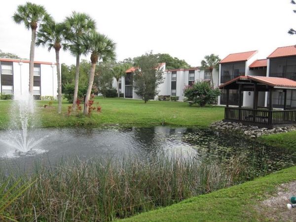 Nice One Bedroom Vacation Condo in Sarasota Sleeps 2 Guests