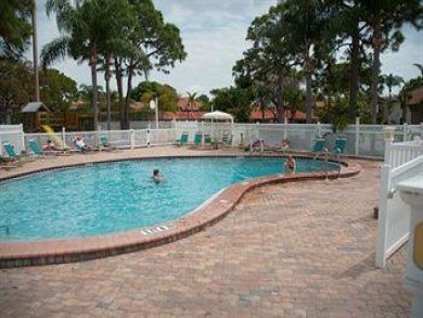 Bradenton 2 Bedroom Vacation Condo Sleeps 4 Guests