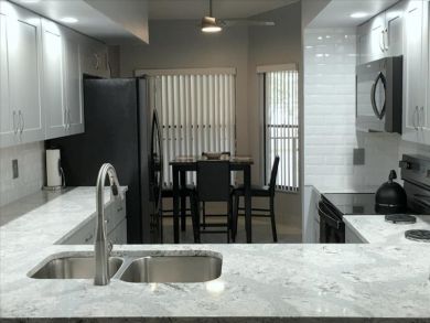 Two Bedroom Vacation Condo in Bradenton Two Bedroom Vacation Condo in Bradenton