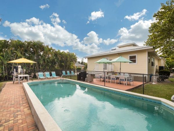 Fort Myers Beach House 700 Feet To Beach Sleeps 14 Guests