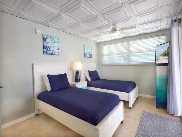 5 Bedroom Fort Myers Vacation Home Plus Guest House
