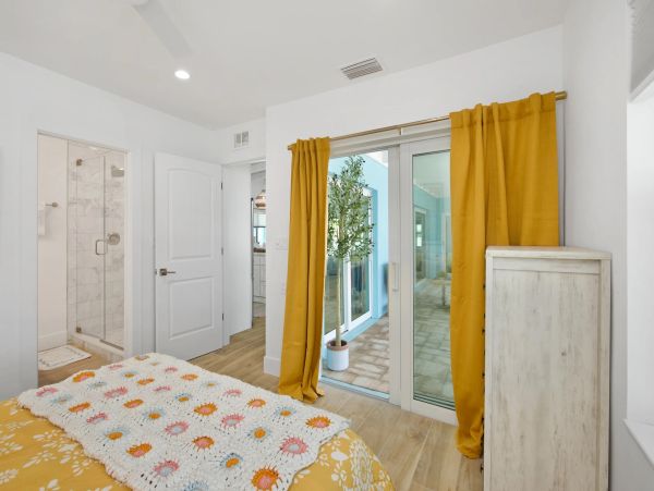 Fort Myers Vacation Home Sleeps Eight Guests.