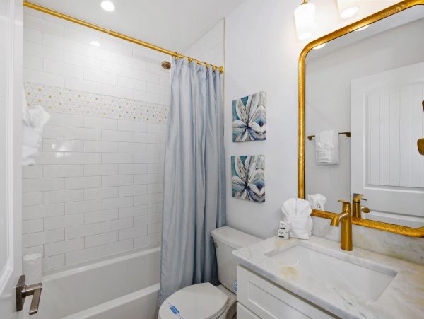 Fort Myers Vacation Home Sleeps Eight Guests.