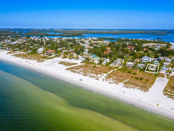 Fort Myers Beach Lovely.