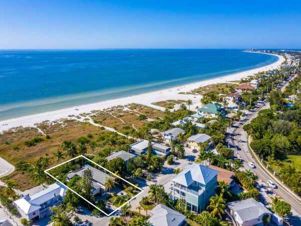 Fort Myers Beach Lovely.