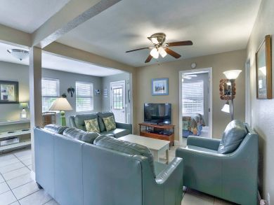 FORT MYERS 3 BEDROOM POOL HOME CLOSE TO GULF OF MEXICO