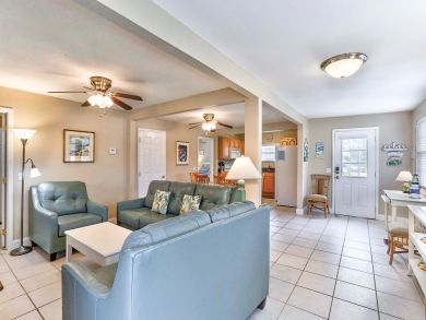 FORT MYERS 3 BEDROOM POOL HOME CLOSE TO GULF OF MEXICO