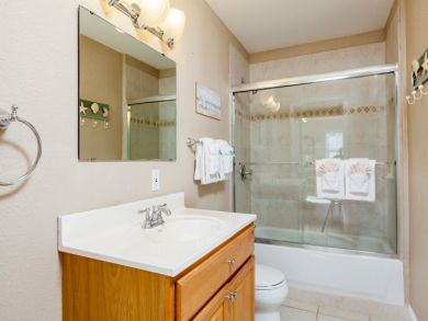 FORT MYERS 3 BEDROOM POOL HOME CLOSE TO GULF OF MEXICO