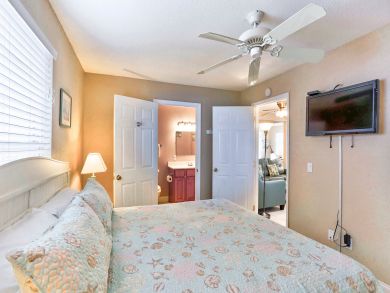 FORT MYERS 3 BEDROOM POOL HOME CLOSE TO GULF OF MEXICO