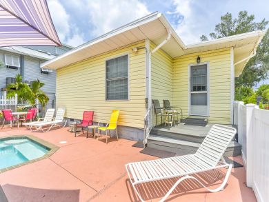 FORT MYERS 3 BEDROOM POOL HOME CLOSE TO GULF OF MEXICO