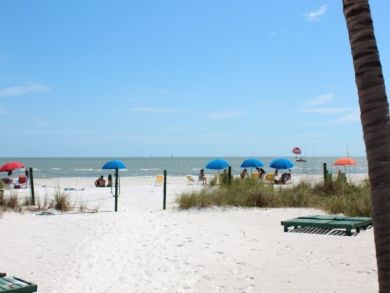 On Beach Fort Myers Vacation Home Three Bedrooms Sleep 6