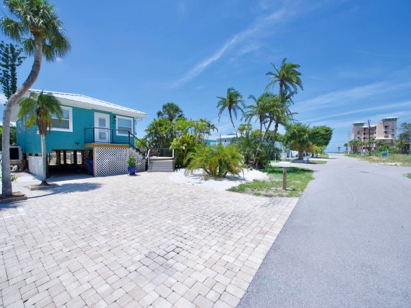 Fort Myers Walk to Beach Pool Home