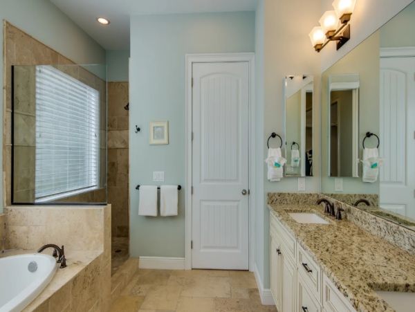 Fort Myers Luxury 5 Bedroom Home with Private Pool & Spa