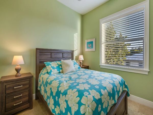 Fort Myers Luxury 5 Bedroom Home with Private Pool & Spa