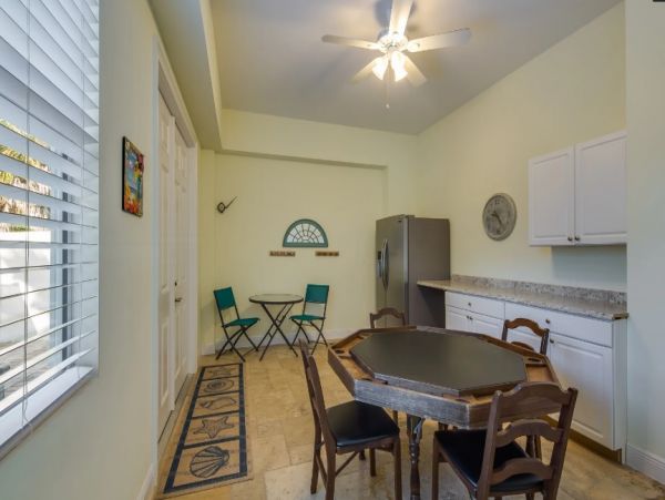 Fort Myers Luxury 5 Bedroom Home with Private Pool & Spa
