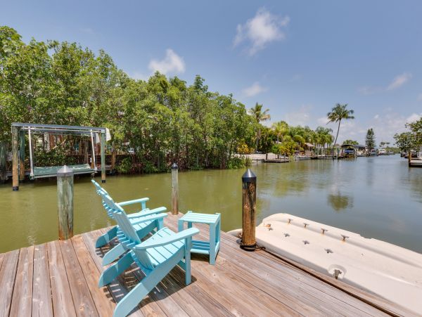 5 Bedroom Canal Home with Private Pool and Dock- Fort Myers