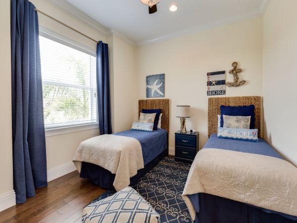 5 Bedroom Canal Home with Private Pool and Dock- Fort Myers