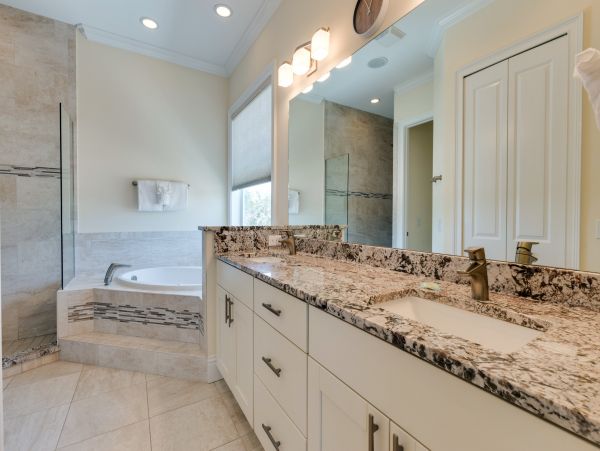 5 Bedroom Canal Home with Private Pool and Dock- Fort Myers