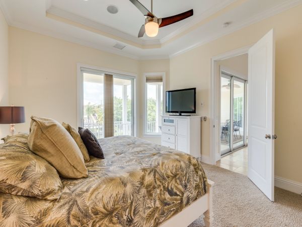 5 Bedroom Canal Home with Private Pool and Dock- Fort Myers