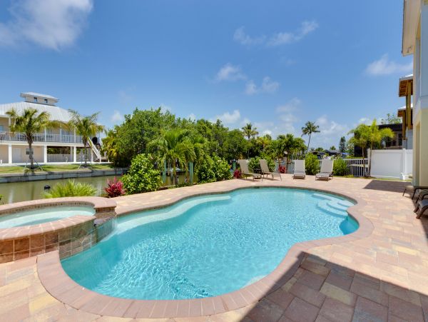 5 Bedroom Canal Home with Private Pool and Dock- Fort Myers