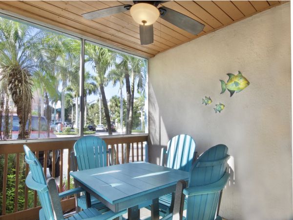 Walk to Beach Fort Myers Vacation Condo Two Bedrooms