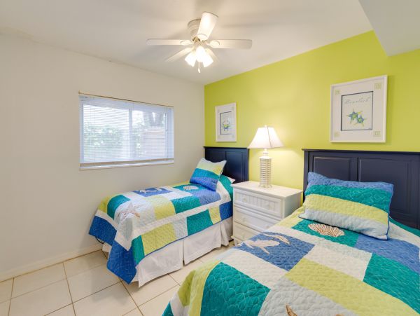 Walk to Beach Fort Myers Vacation Condo Two Bedrooms