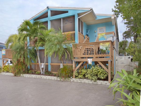 Walk to Beach Fort Myers Vacation Condo Two Bedrooms