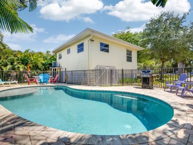 Fort Myers Adorable Vacation Cottage with Pool