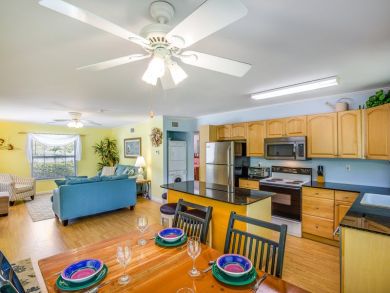 Fort Myers Adorable Vacation Cottage with Pool